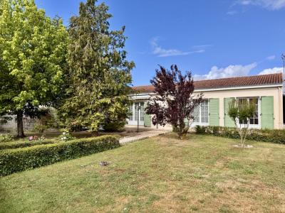 For sale 4 rooms 104 m2 Vendee (85150) photo 0