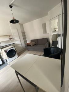 For rent Paris-3eme-arrondissement 1 room 20 m2 Paris (75003) photo 0