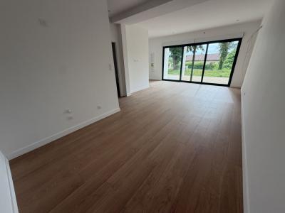 For sale 4 rooms 89 m2 Ain (01240) photo 1
