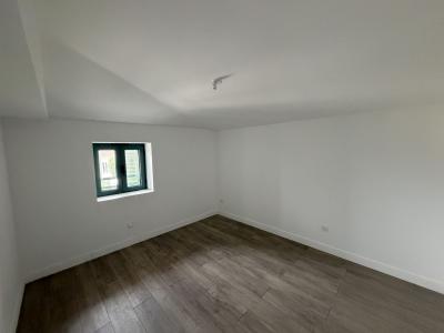 For sale HYPER CENTRE 3 rooms 73 m2 Ain (01240) photo 2