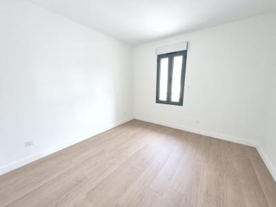 For sale 4 rooms 91 m2 Ain (01240) photo 2