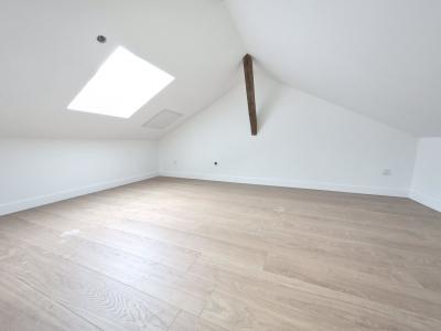 For sale 4 rooms 91 m2 Ain (01240) photo 4