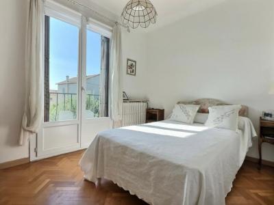 For sale LES BOILEAUX 4 rooms 90 m2 Bouches du Rhone (13380) photo 3