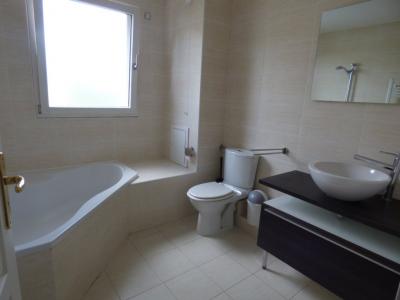 Louer Appartement 120 m2 Divonne-les-bains
