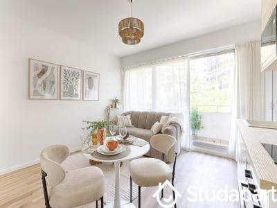 Louer Appartement 26 m2 Paris-15eme-arrondissement