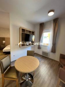 Louer Appartement Uzes 785 euros