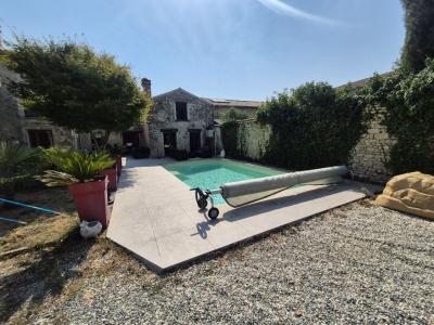 For sale 6 rooms 155 m2 Vendee (85240) photo 1