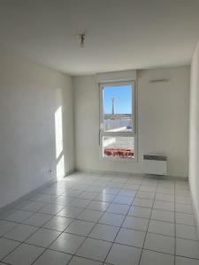 Louer Appartement  956 euros