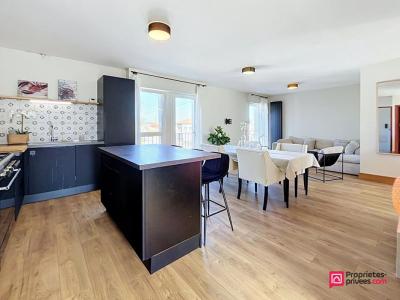 For sale Rochelle 3 rooms 72 m2 Charente maritime (17000) photo 0