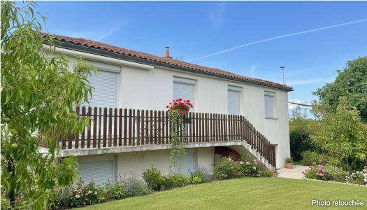 For sale Benet 4 rooms 94 m2 Vendee (85490) photo 1