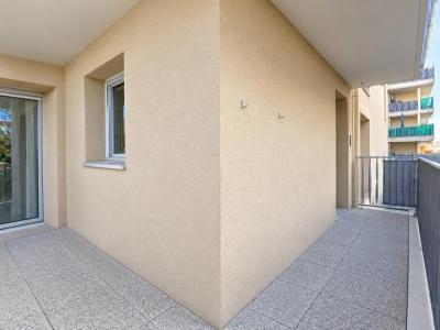 For sale Bron 3 rooms 61 m2 Rhone (69500) photo 2