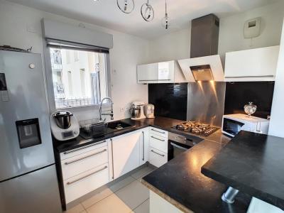 For sale Bron 3 rooms 61 m2 Rhone (69500) photo 3