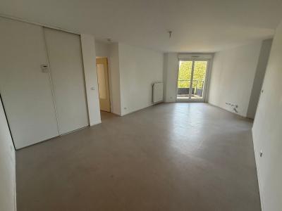 For sale Saint-priest 3 rooms 65 m2 Rhone (69800) photo 1