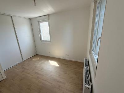 For sale Saint-priest 3 rooms 65 m2 Rhone (69800) photo 2