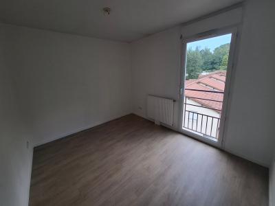 For sale Charbonnieres-les-bains 4 rooms 78 m2 Rhone (69260) photo 2