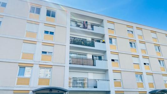 For sale Angers 4 rooms 79 m2 Maine et loire (49000) photo 2