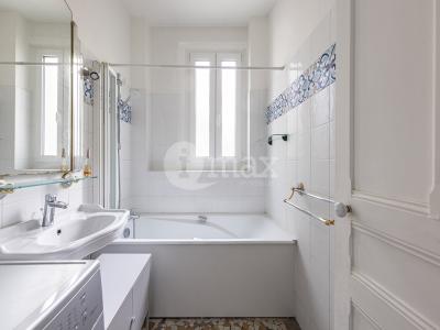 For sale Courbevoie 2 rooms 39 m2 Hauts de Seine (92400) photo 2