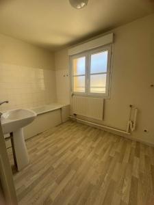 Louer Appartement Saint-julien-les-villas 848 euros