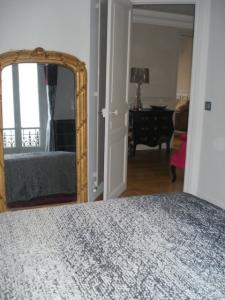 Louer Appartement Paris-15eme-arrondissement 2442 euros