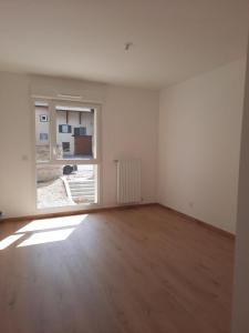Louer Appartement Nivolas-vermelle 898 euros