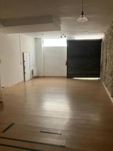 Louer Local commercial 59 m2 Lyon-7eme-arrondissement