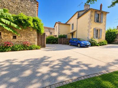 For sale 7 rooms 160 m2 Deux sevres (79160) photo 0