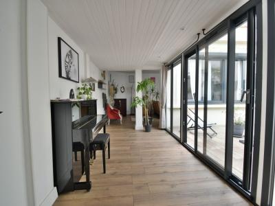 For rent CENTRE VILLE 4 rooms 148 m2 Maine et loire (49300) photo 2