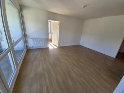 Louer Appartement 78 m2 Bogny-sur-meuse