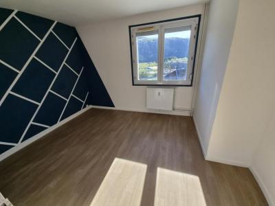 Louer Appartement Bogny-sur-meuse 537 euros