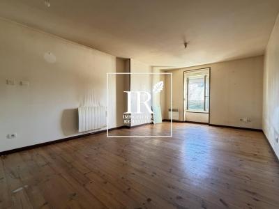 For sale Vierzon 3 rooms 60 m2 Cher (18100) photo 2