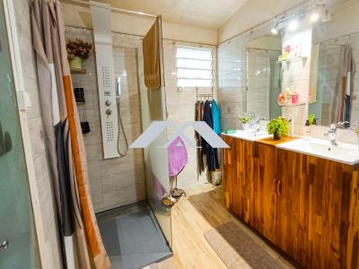 For sale Saint-pierre 5 rooms 144 m2 Reunion (97410) photo 4