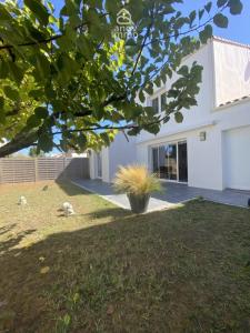 For sale Olonne-sur-mer 4 rooms 97 m2 Vendee (85340) photo 0