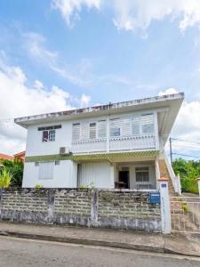 For sale Schoelcher 6 rooms 182 m2 Martinique (97233) photo 1