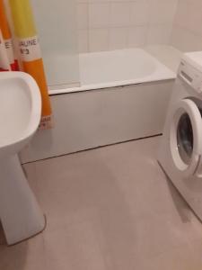 For rent Talence 1 room 27 m2 Gironde (33400) photo 2