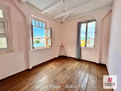 Acheter Immeuble Trinite 397000 euros