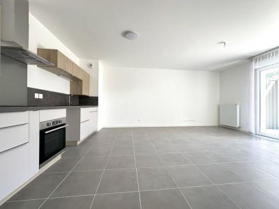 For rent CENTRE VILLAGE 3 rooms 66 m2 Haute savoie (74330) photo 0