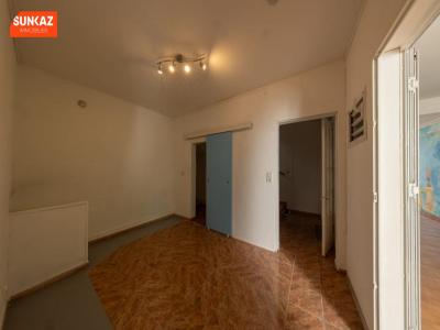 Louer Local commercial Saint-pierre 54000 euros