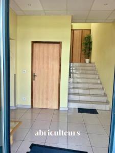 Louer Bureau 92 m2 Vitrolles
