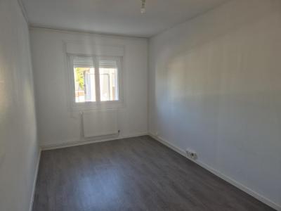 Louer Appartement 56 m2 Theding