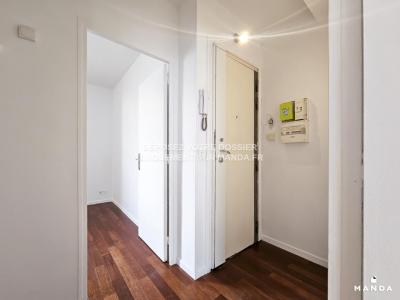 Louer Appartement Paris-18eme-arrondissement 1050 euros