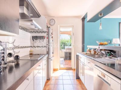 For sale Hyeres 6 rooms 125 m2 Var (83400) photo 3