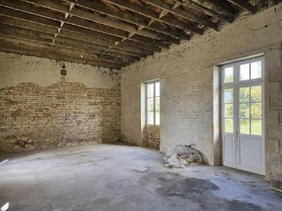 For sale 3 rooms 132 m2 Vienne (86510) photo 3