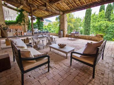 For sale Saint-hippolyte-du-fort 16 rooms 510 m2 Gard (30170) photo 2