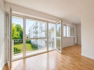 For sale Rochelle 4 rooms 74 m2 Charente maritime (17000) photo 0