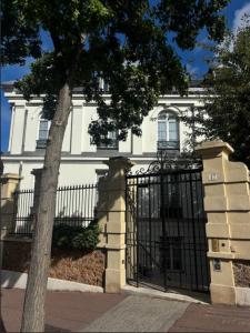 For rent Issy-les-moulineaux 4 rooms 90 m2 Hauts de Seine (92130) photo 0