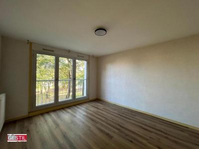 Louer Appartement 62 m2 Ennery