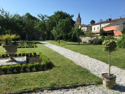 For sale Champagne-mouton 10 rooms 320 m2 Charente (16350) photo 4