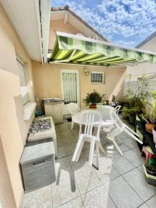 For sale CENTRE VILLE 4 rooms 80 m2 Gironde (33120) photo 2