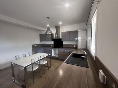 For sale INTERMARCH� 4 rooms 105 m2 Gard (30800) photo 1