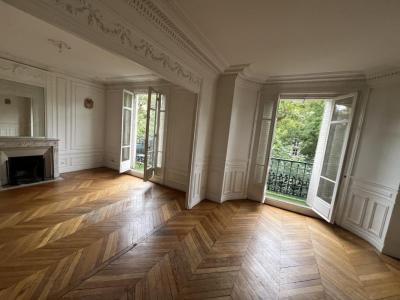 Louer Appartement 92 m2 Paris-18eme-arrondissement